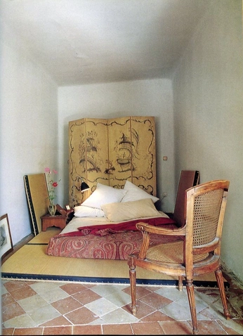 A cover of "Quiet" cluster. The owner is maucar. The cluster consists of 2 elements.