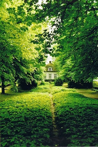 A cover of "My Dream Home" cluster. The owner is ellalsan. The cluster consists of 667 elements.