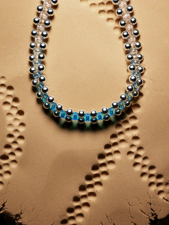 A cover of "Art Direction" cluster. The owner is nmaritz. The cluster consists of 6 elements.