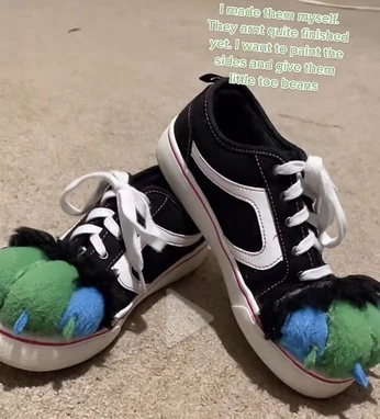 A cover of "Craftings" cluster. The owner is phoe.thefoe. The cluster consists of 22 elements.