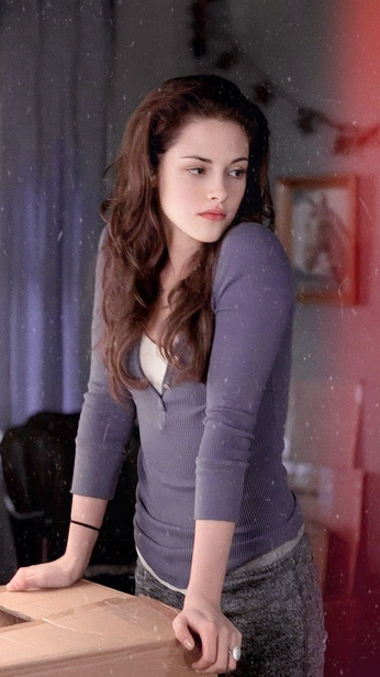 A cover of "Twilight 🌌" cluster. The owner is r3nee. The cluster consists of 10 elements.