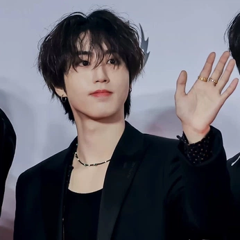 A cover of "♡ Han Jisung ♡" cluster. The owner is frequentlykit. The cluster consists of 483 elements.