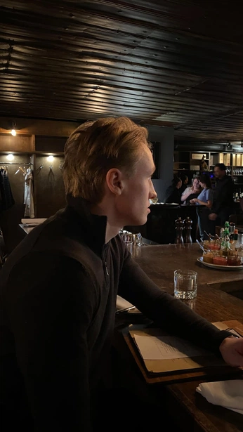 A cover of "b-rolls" cluster. The owner is sunlovefun. The cluster consists of 5 elements.