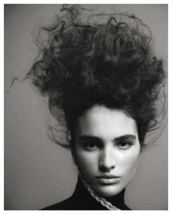 A cover of "BEAUTY" cluster. The owner is laurynwylde. The cluster consists of 5 elements.