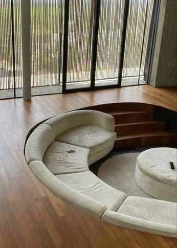 A cover of "conversation pits" cluster. The owner is emcho. The cluster consists of 10 elements.