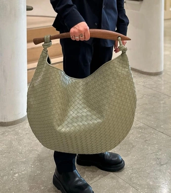 A cover of "Cuero" cluster. The owner is vonbedoya. The cluster consists of 5 elements.