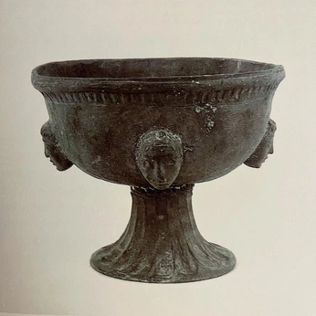 A cover of "Artifacts" cluster. The owner is mimilunde. The cluster consists of 1 element.