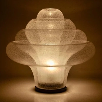 A cover of "Editorial" cluster. The owner is madisonmelle. The cluster consists of 17 elements.