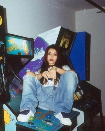 A cover of "HDL" cluster. The owner is boltn. The cluster consists of 51 elements.