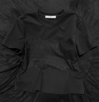 A cover of "QYU / Blah Blah Bra T" cluster. The owner is qyu.official. The cluster consists of 10 elements.