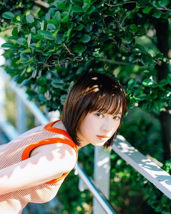 A cover of "Woman" cluster. The owner is doeny. The cluster consists of 45 elements.