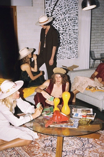 A cover of "SIDE QUEST SCENE" cluster. The owner is arrowharo. The cluster consists of 19 elements.