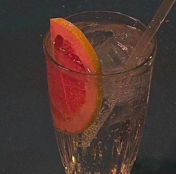 A cover of "p r t t y" cluster. The owner is juliaroque. The cluster consists of 164 elements.