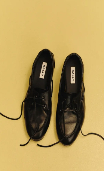 A cover of "[ARCHIVE] vogue" cluster. The owner is dorapaphides. The cluster consists of 163 elements.