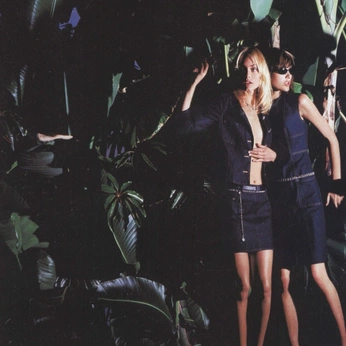 A cover of "style" cluster. The owner is lunarean. The cluster consists of 25 elements.