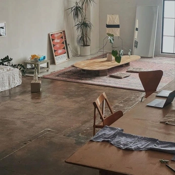 A cover of "— art studio" cluster. The owner is samrichon. The cluster consists of 7 elements.