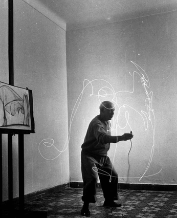 A cover of "Photography 💙" cluster. The owner is esthervf. The cluster consists of 3 elements.