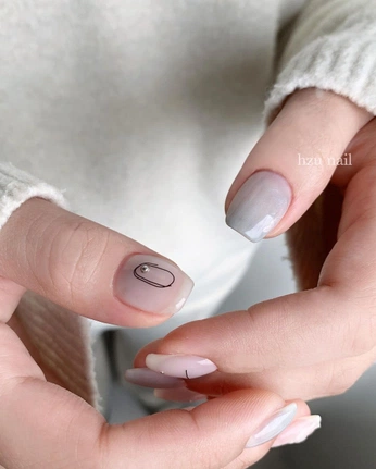 A cover of "9nnn" cluster. The owner is lynnnn. The cluster consists of 44 elements.