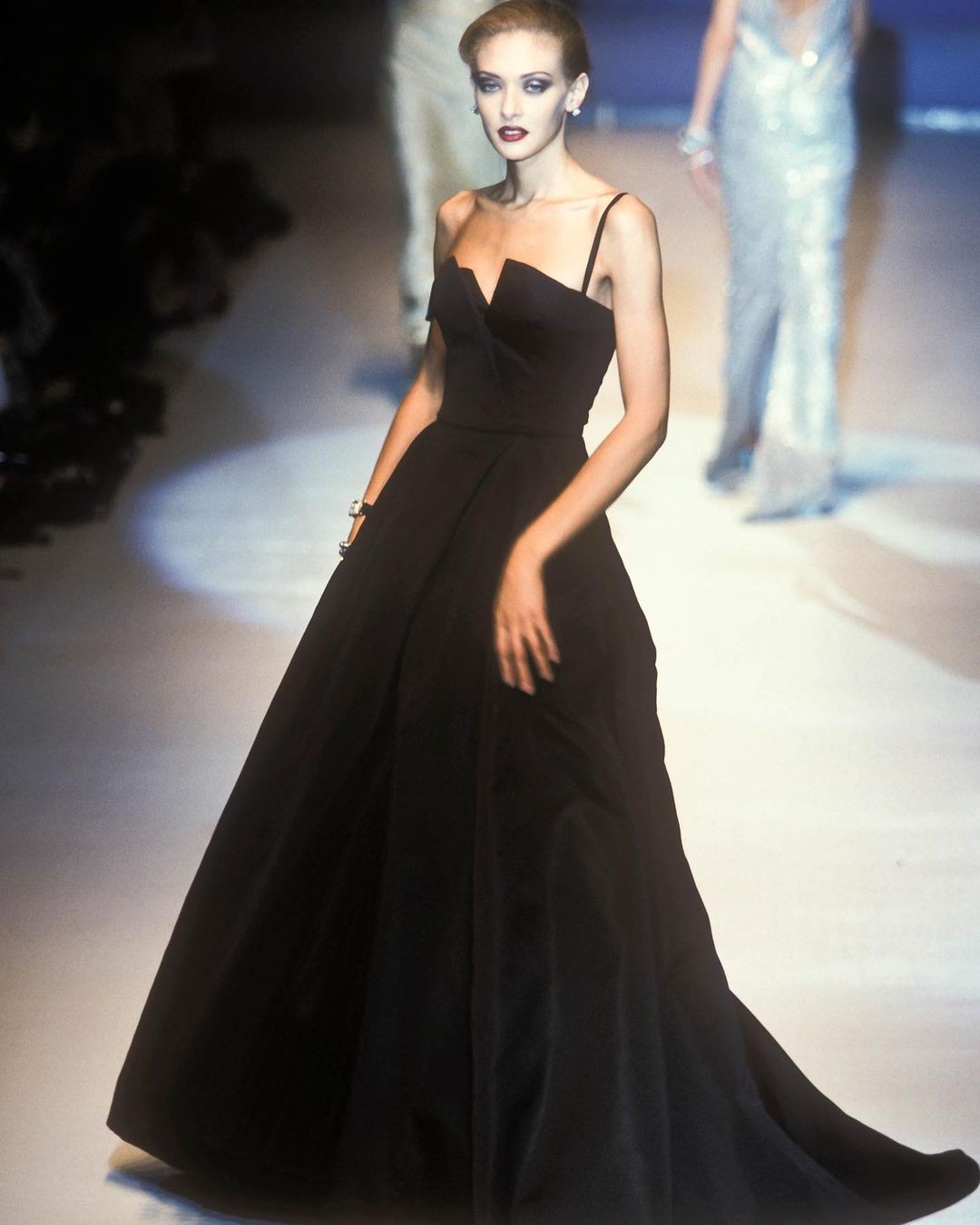 A look from the Christian Dior Spring/Summer 1996 RTW collection, designed by Gianfranco Ferre.
