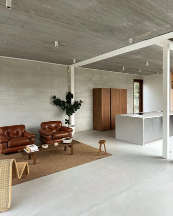 A cover of "interior" cluster. The owner is pln19. The cluster consists of 56 elements.