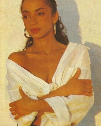 A cover of "Sade girls" cluster. The owner is vittoriaaa. The cluster consists of 93 elements.