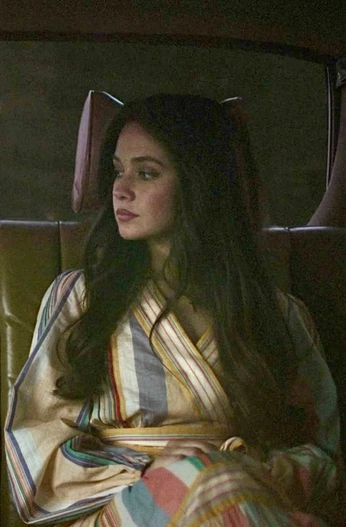 A cover of "Iconic" cluster. The owner is ironlessgiant. The cluster consists of 24 elements.