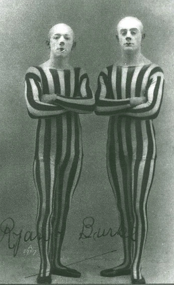 A cover of "Old Photo" cluster. The owner is chrisflores. The cluster consists of 3 elements.