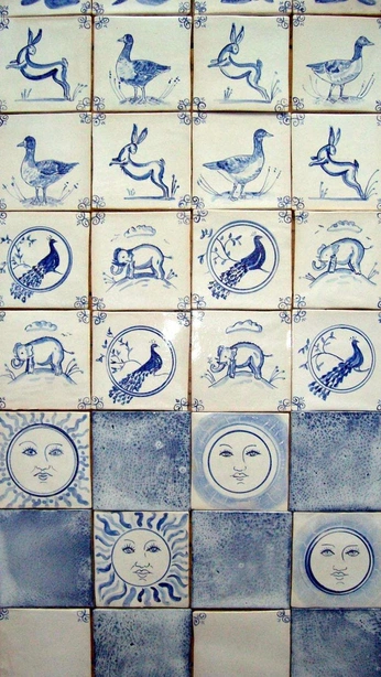 A cover of "ceramic tiles" cluster. The owner is claryfrayy. The cluster consists of 4 elements.