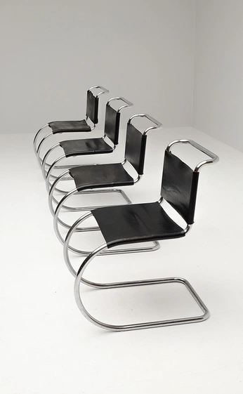 A cover of "chairs" cluster. The owner is nomtat. The cluster consists of 1 element.