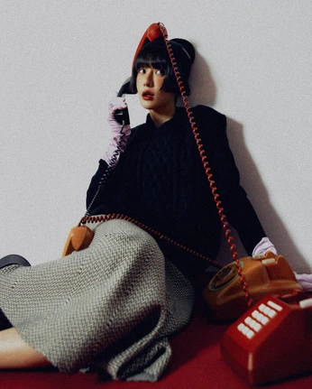 A cover of "Advertorial" cluster. The owner is ellampeters. The cluster consists of 20 elements.