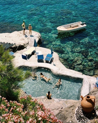 A cover of "ADV" cluster. The owner is wolfalex. The cluster consists of 32 elements.