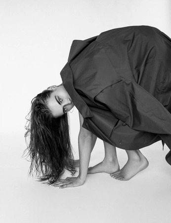 A cover of "GIANT" cluster. The owner is amyzeilon. The cluster consists of 34 elements.