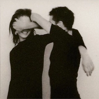 A cover of "one person" cluster. The owner is hadisi. The cluster consists of 35 elements.