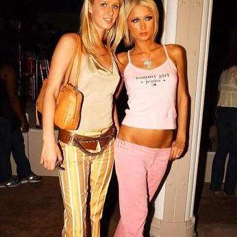 A cover of "y2k" cluster. The owner is carororo. The cluster consists of 295 elements.