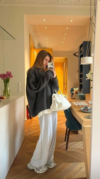 A cover of "Outfit posts" cluster. The owner is katiemckenzii. The cluster consists of 9 elements.