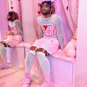 A cover of "Fashion" cluster. The owner is wormguts. The cluster consists of 169 elements.