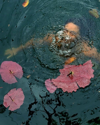 A cover of "underwater" cluster. The owner is maymaybae111. The cluster consists of 7 elements.