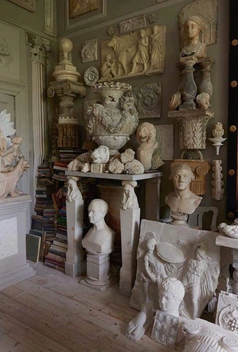 A cover of "Art rococo" cluster. The owner is lia.cbenatti. The cluster consists of 11 elements.