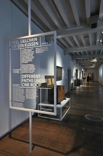 A cover of "RosieLee - Barbour" cluster. The owner is loramipsum. The cluster consists of 5 elements.