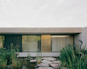 A cover of "Architect/Interiors" cluster. The owner is 99sense. The cluster consists of 19 elements.