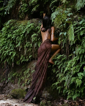 A cover of "Wild woman" cluster. The owner is aye777. The cluster consists of 3 elements.