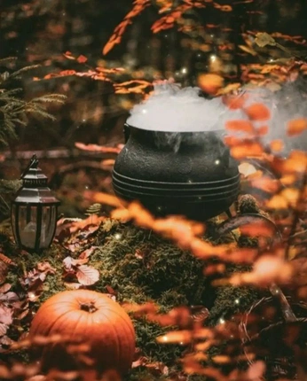 A cover of "Autumn mood board" cluster. The owner is rosaveldkamp. The cluster consists of 10 elements.