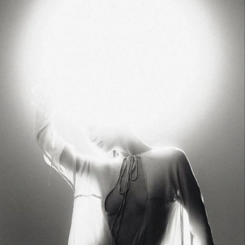 A cover of "luxx aeterna" cluster. The owner is ayla01. The cluster consists of 53 elements.