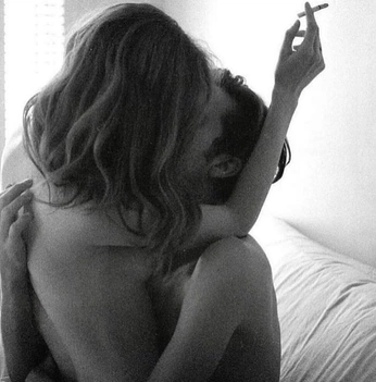 A cover of "couples" cluster. The owner is anakondoorknob. The cluster consists of 2 elements.