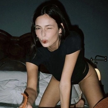 A cover of "Bedroom candle" cluster. The owner is mills. The cluster consists of 18 elements.