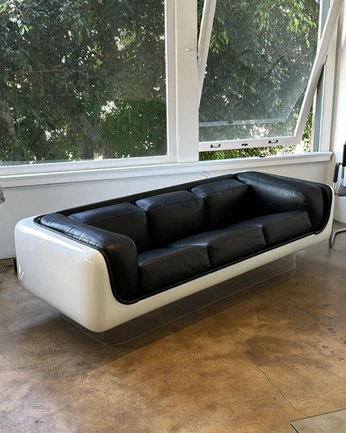 A cover of "Einrichtung Wohnzimmer" cluster. The owner is arthr. The cluster consists of 24 elements.