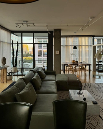 A cover of "interior" cluster. The owner is cadena. The cluster consists of 16 elements.