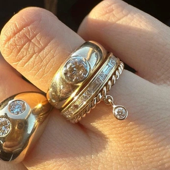 A cover of "Rings" cluster. The owner is sophberner. The cluster consists of 1 element.