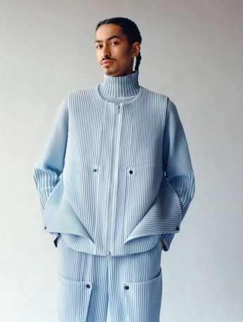 A cover of "art" cluster. The owner is aki9d. The cluster consists of 3 elements.