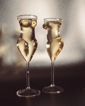 A cover of "Photography" cluster. The owner is susie. The cluster consists of 16 elements.